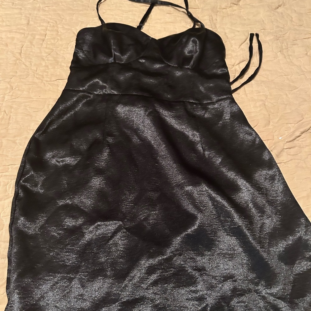 Dress - Picture 3 of 3